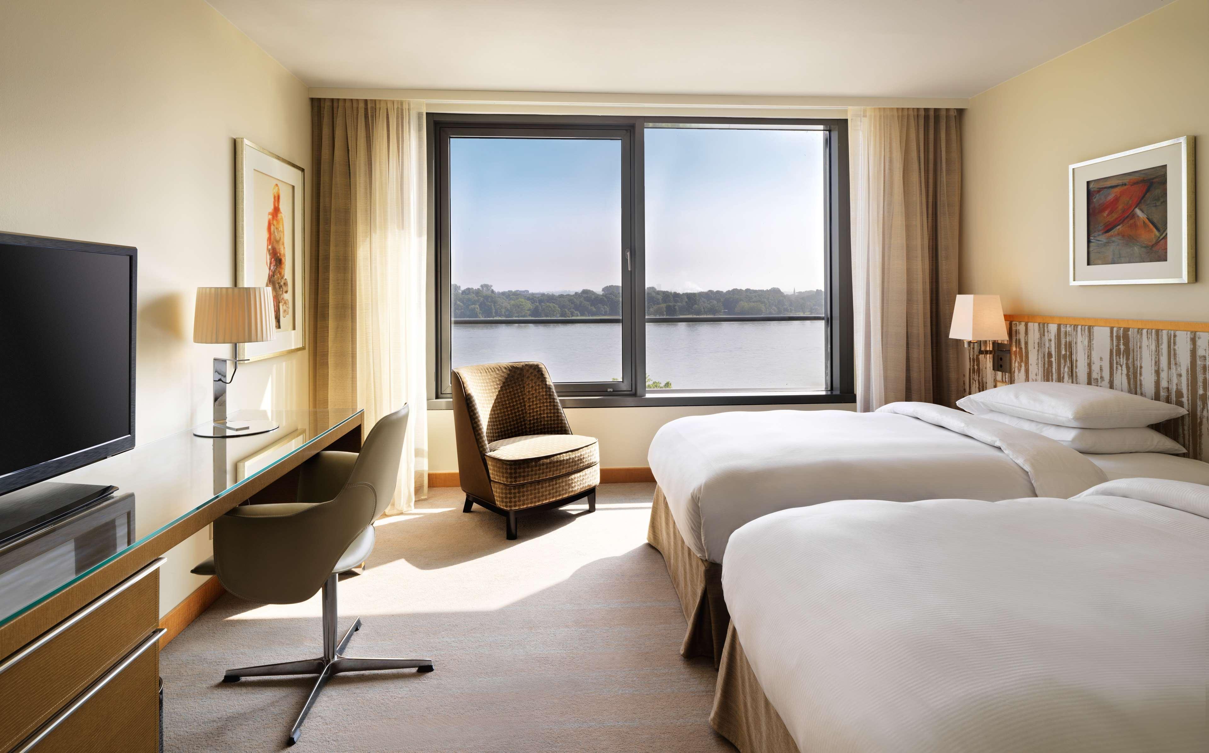 Hyatt Regency Mainz Ξενοδοχείο Εξωτερικό φωτογραφία A room at the hotel